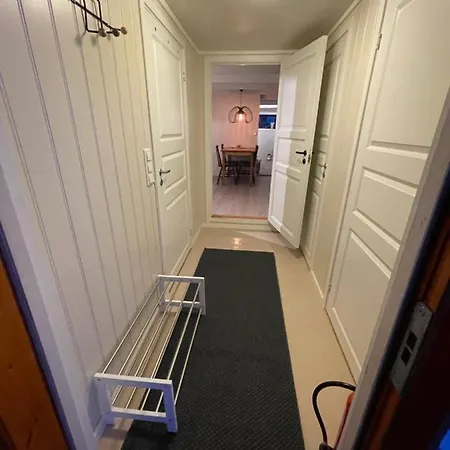 Lofoten_beach_eggum_cabin *